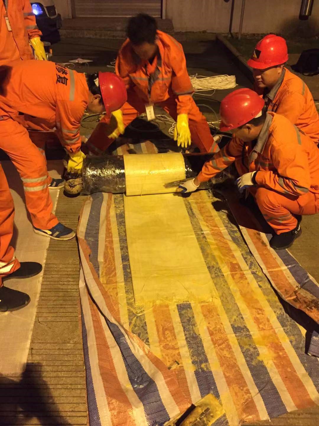 正镶白CIPP局部树脂固化法